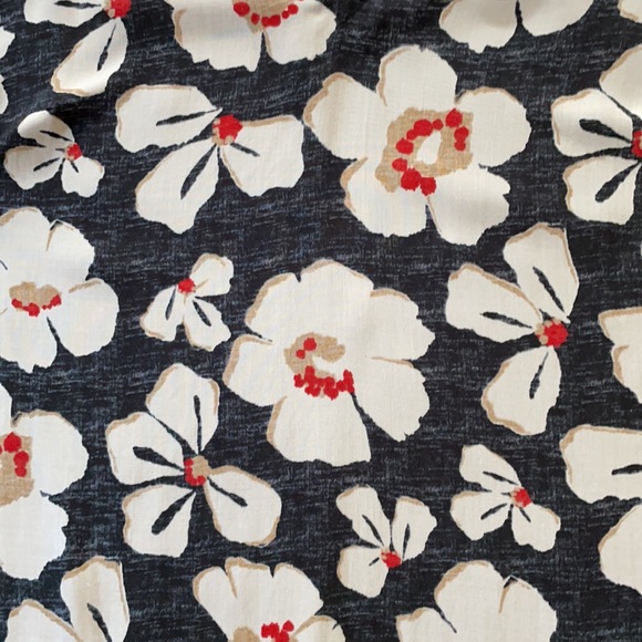 Gap Black with white and red floral tank - Picture 2 of 5